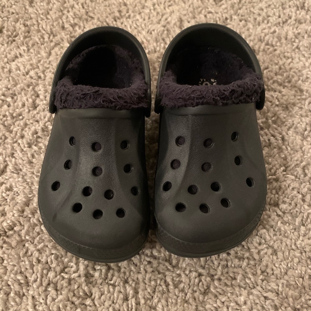 Black Fleece Lined Little Kids Crocs C 8/9